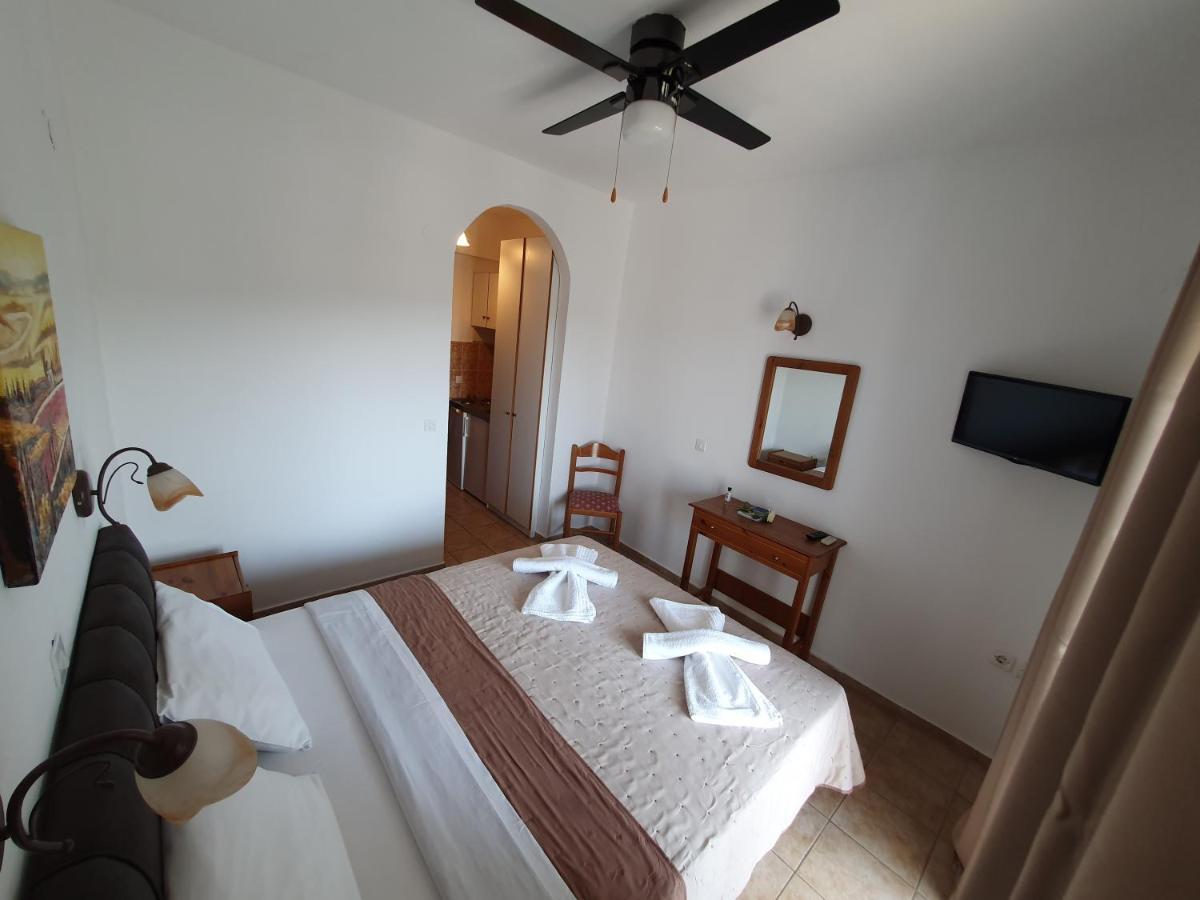 Hotel Pefko Neos Marmaras Exteriör bild