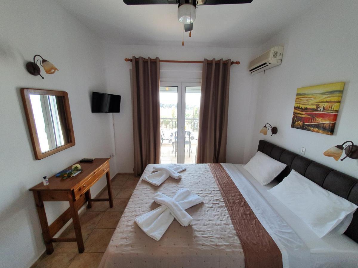Hotel Pefko Neos Marmaras Exteriör bild
